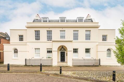Lower Square, Old Isleworth TW7 1 bed flat for sale