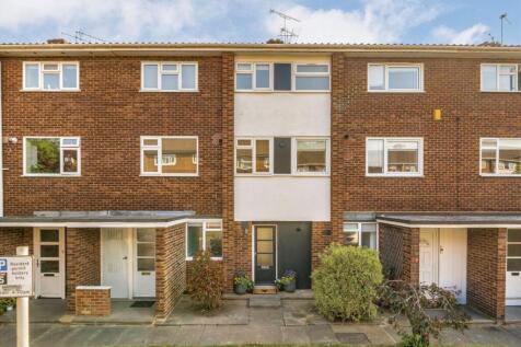 Cumberland Close, St Margarets TW1 2 bed flat for sale