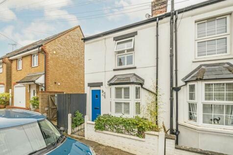 2 bedroom semi-detached house for sale