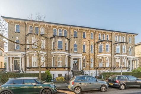 Grove Road, Surbiton KT6 2 bed flat for sale