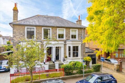 St. Leonard's Road, Surbiton KT6 4 bed semi