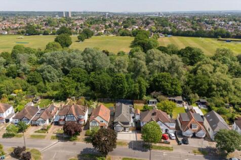 Elmbridge Avenue, Surbiton KT5 4 bed detached house for sale