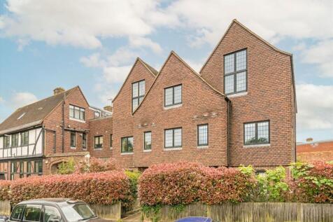 Reigate Road, Epsom KT17 2 bed flat for sale