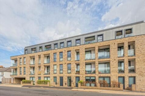 Brighton Road, Surbiton KT6 2 bed flat for sale