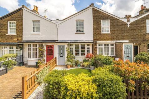 St. Leonards Square, Surbiton KT6 2 bed house for sale