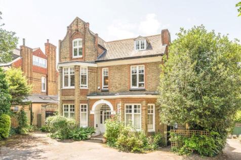 3 bedroom flat for sale