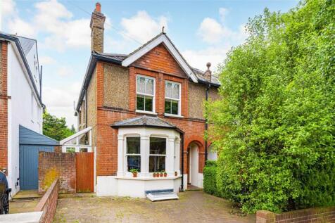 5 bedroom semi-detached house for sale