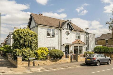 Park Road, Teddington TW11 4 bed detached house for sale