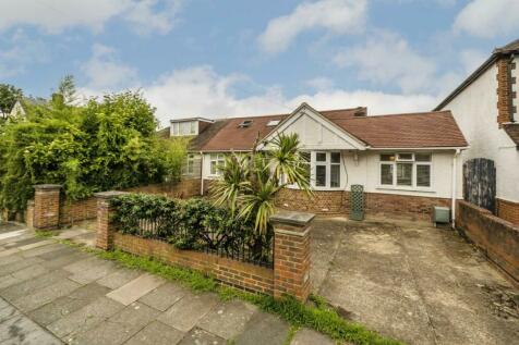 5 bedroom semi-detached house for sale