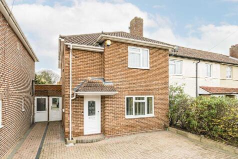 Mill Farm Crescent, Whitton TW4 3 bed end of terrace house for sale