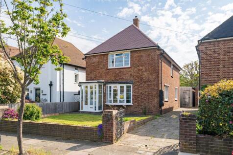 Hazel Close, Whitton TW2 3 bed detached house for sale