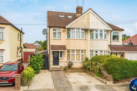 Chester Avenue, Twickenham TW2 5 bed semi