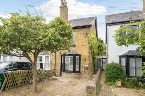 2 bedroom semi-detached house for sale