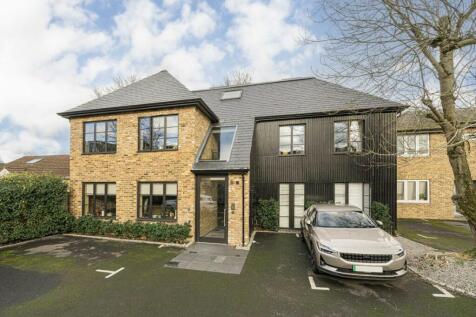 Archer Mews, Hampton TW12 2 bed flat for sale