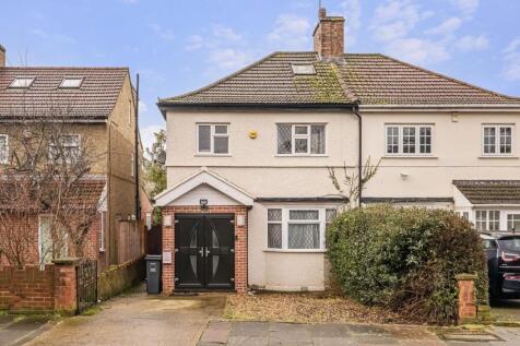 4 bedroom semi-detached house for sale