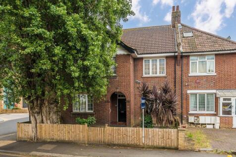 Balfour Road, Hounslow TW3 2 bed flat for sale