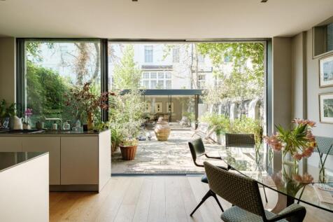 Adam & Eve Mews, London, W8 5 bed mews for sale
