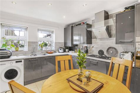 Craster Road, London, SW2 3 bed end of terrace house for sale