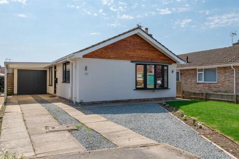 Owlwood Lane, Dunnington, York, YO19 3 bed detached bungalow for sale