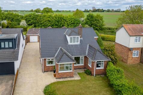 York Road, Dunnington, York YO19 5QJ 4 bed detached house for sale
