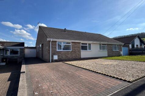 3 bedroom semi-detached bungalow for sale