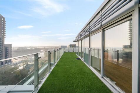 Waterside Way, London, N17 3 bed penthouse for sale