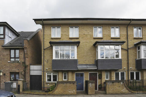 Birch Grove, Leytonstone, E11 4 bed semi