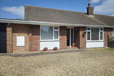 2 bedroom semi-detached bungalow for sale