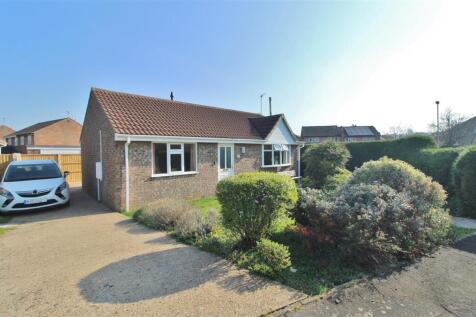 2 bedroom detached bungalow for sale