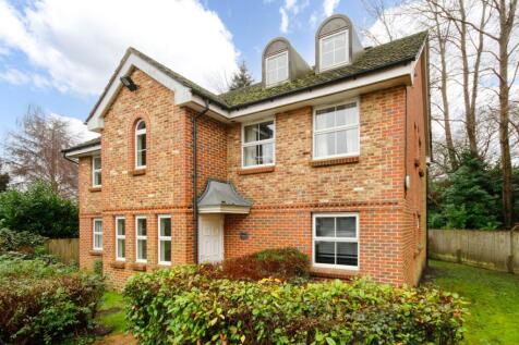 Poplar Close, Bracknell RG12 2 bed apartment for sale