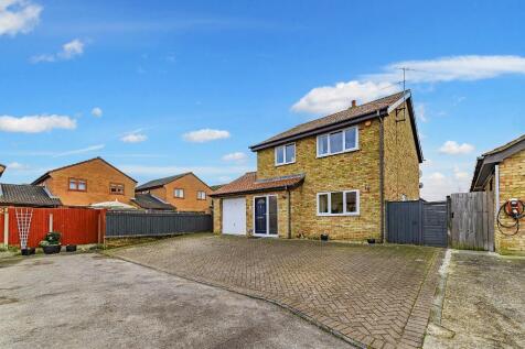 Bedford MK41 3 bed detached house for sale