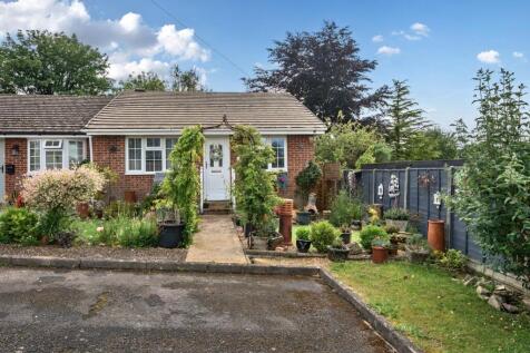 2 bedroom detached bungalow for sale