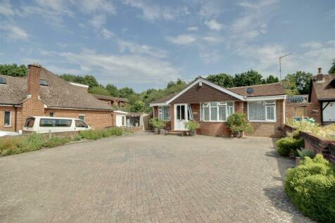 4 bedroom detached bungalow for sale