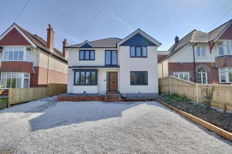 6 bedroom detached house for sale
