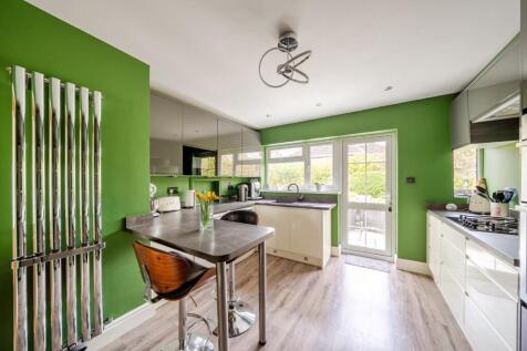 4 bedroom chalet for sale