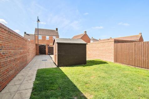 3 bedroom end of terrace house for sale
