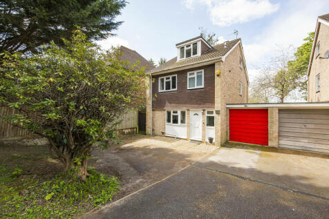 5 bedroom link detached house for sale