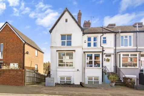 Clifton Road, Tunbridge Wells 3 bed maisonette for sale