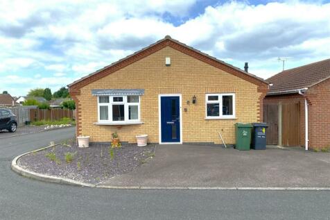 2 bedroom detached bungalow for sale