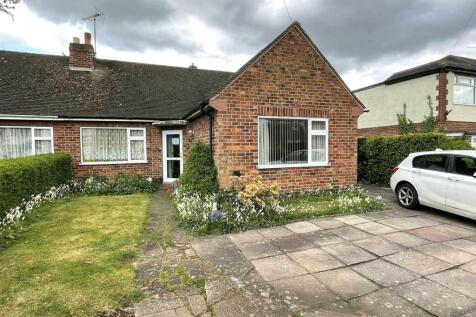 3 bedroom semi-detached bungalow for sale