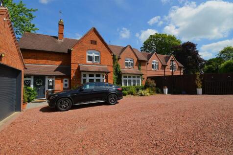 5 bedroom detached house for sale