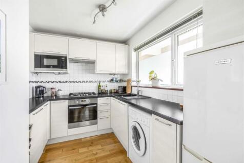 Little St. Leonards, East Sheen, SW14 1 bed flat for sale