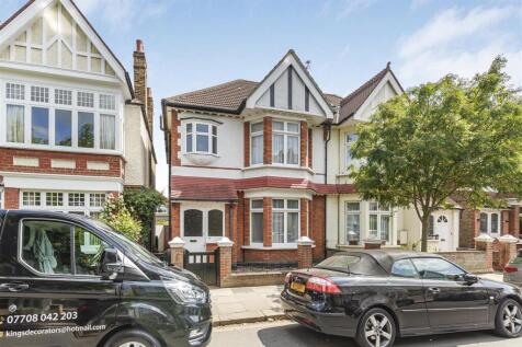 Gilpin Avenue, East Sheen, SW14 3 bed semi