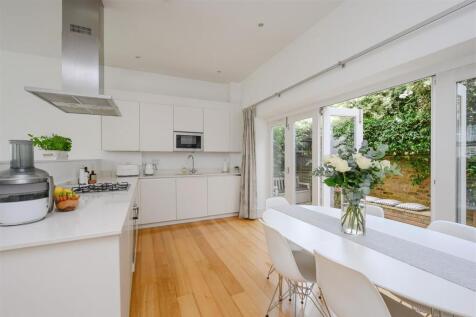 Wallorton Gardens, East Sheen, SW14 1 bed flat for sale