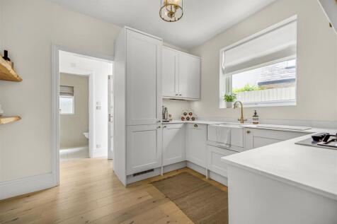 St. Leonards Road, East Sheen, SW14 1 bed flat for sale