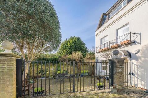 Fielding Mews, Barnes, London, SW13 4 bed end of terrace house for sale