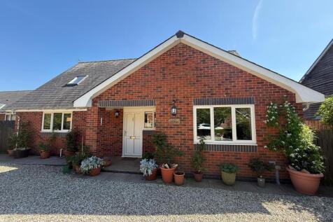 Norton,  Powys,  LD8 3 bed detached bungalow for sale