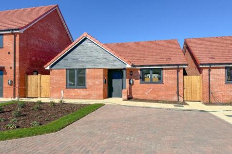 2 bedroom detached bungalow for sale