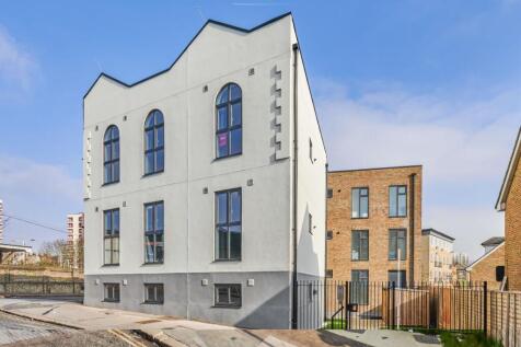 Clifford Road, South Norwood, London... 1 bed flat for sale