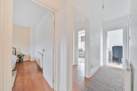 Enmore Road, South Norwood, London, SE25 2 bed flat for sale